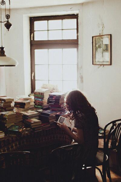 The Girl Who Reads