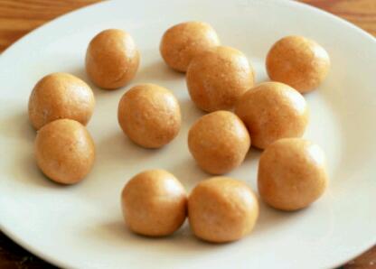 PBB(Peanut Butter Balls)