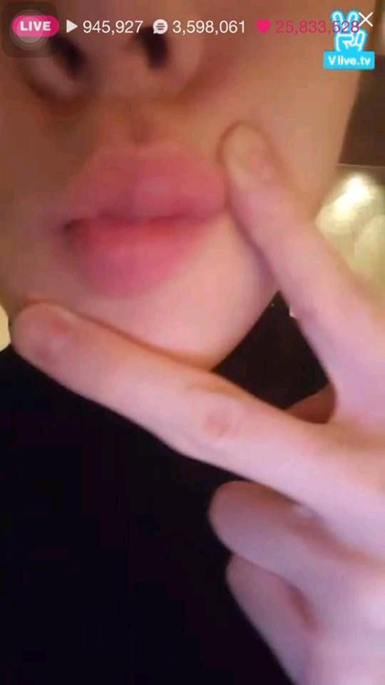 Oh sehun lips sexy from your hot 🔞