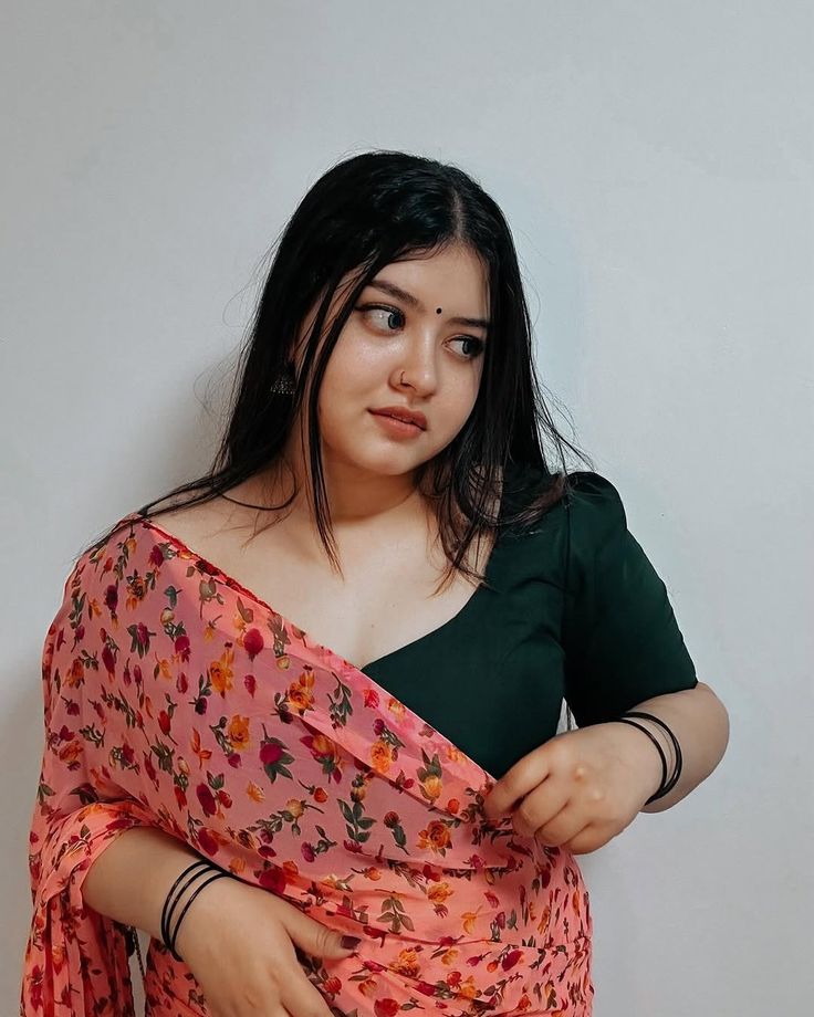 69→Sex 9643900018 Call Girls In Nirman Vihar Delhi Ncr