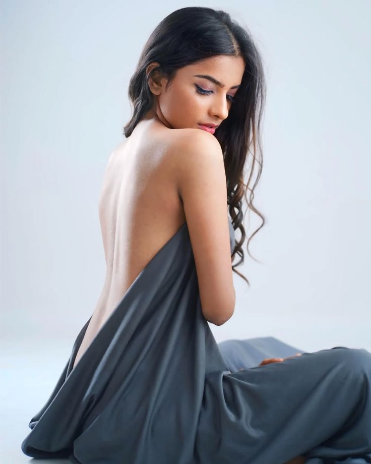Full Enjoy — 9873111406 Call Girls In Budh Vihar | Delhi