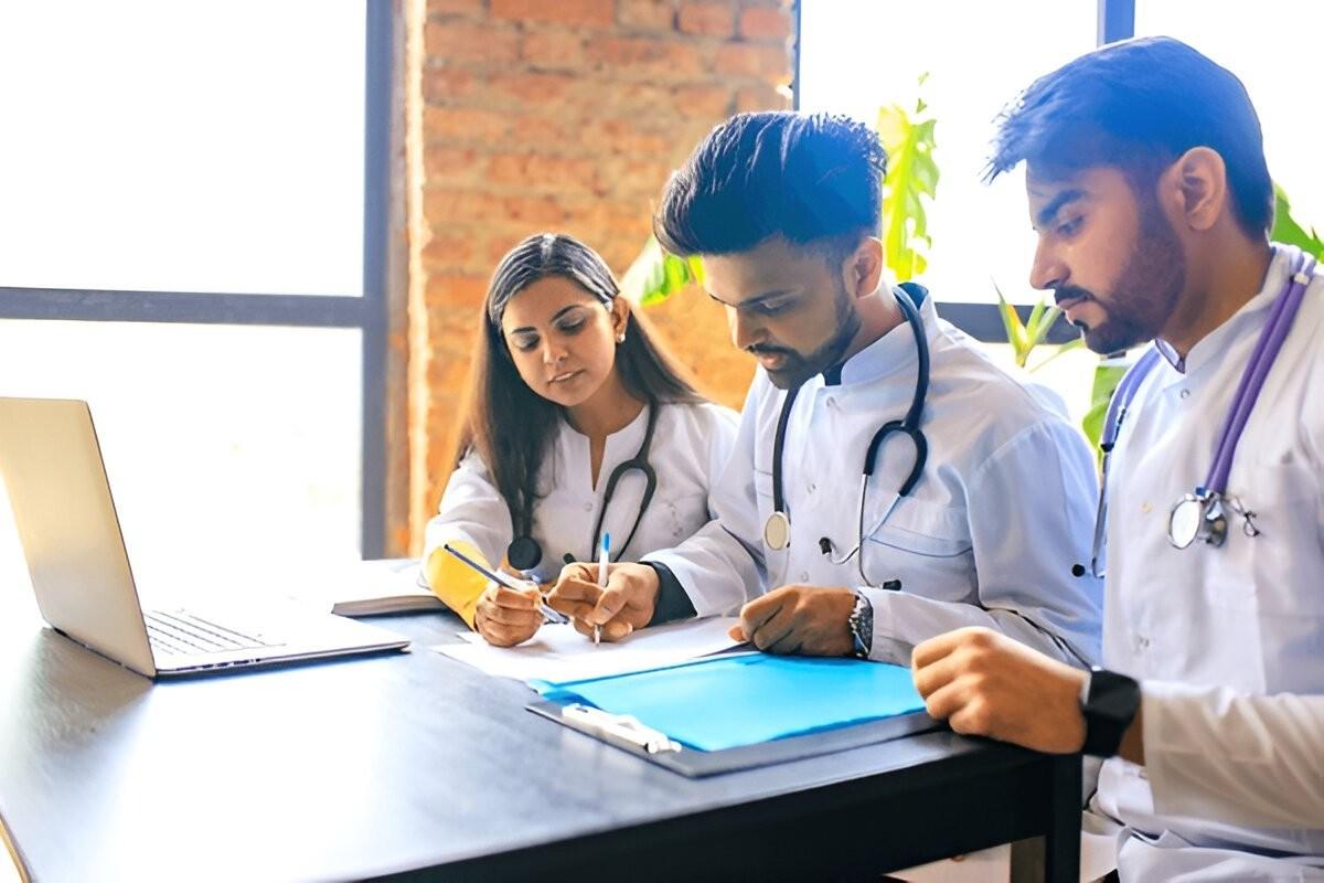 Why Choose an MBBS Admission Consultant in India for NEET