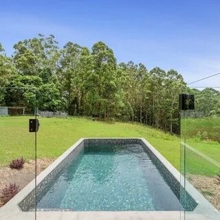 7 Smart Architectural Pool Features to Add in 2025
